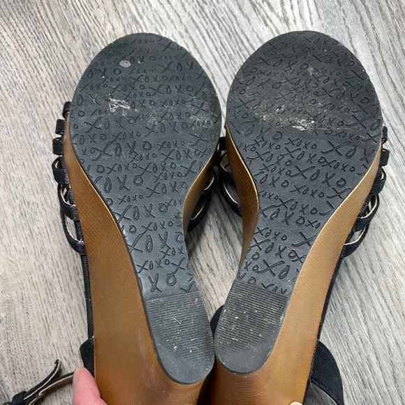 XOXO Platform Wedge Sandal, black Canvas with Canvas flower, size 8.5 - Picture 9 of 9